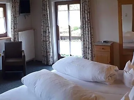 Gaestehaus Inzeller Hof 3*