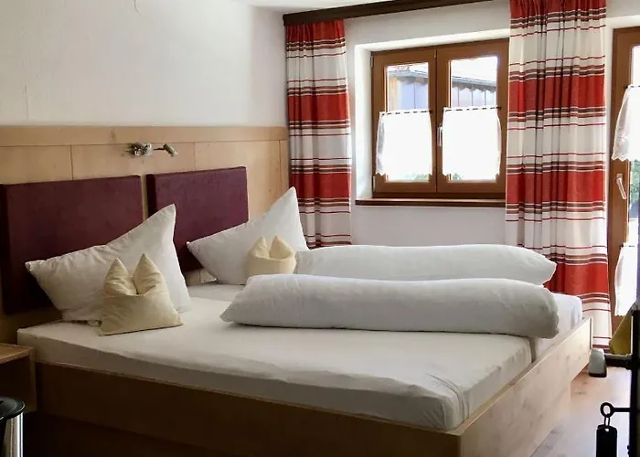 Hotel Gaestehaus Inzeller Hof 3*